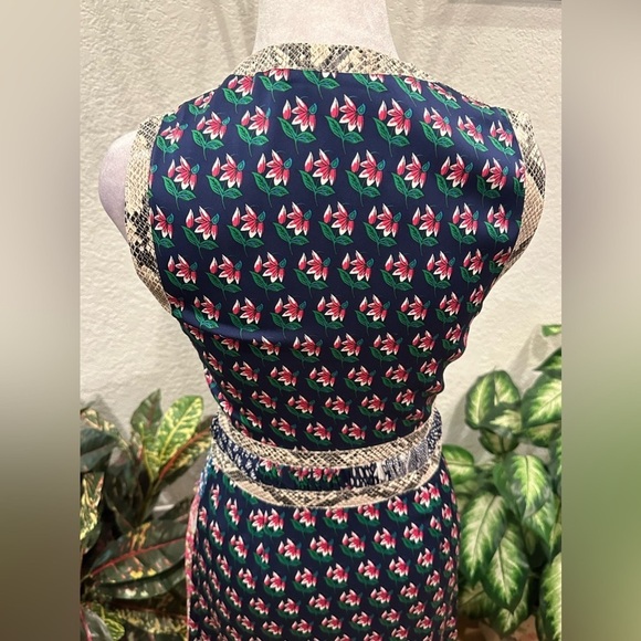 Diane von Furstenberg beautiful mini dress size 0 - Picture 11 of 13